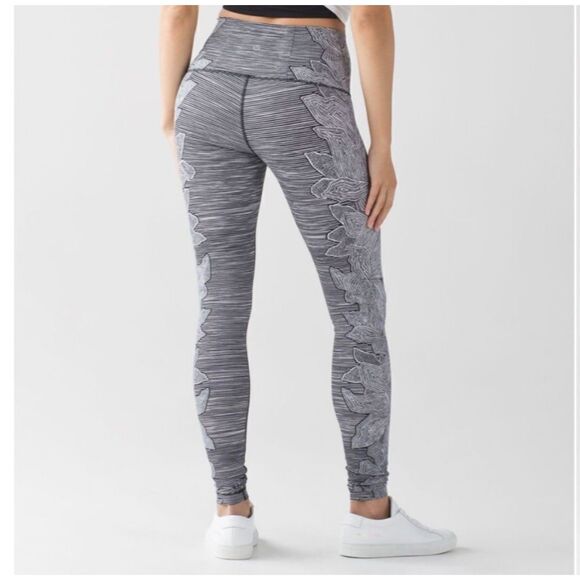 Lululemon Dottie Tribe Gray Floral Stripe Wunder Under Leggings - Picture 2 of 7